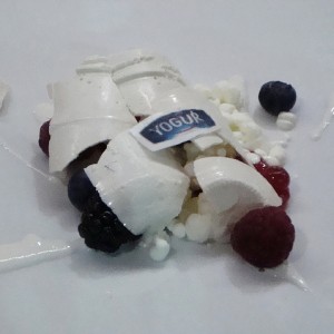Tarro roto de yogur (comestible), gatzatua y frutos secos